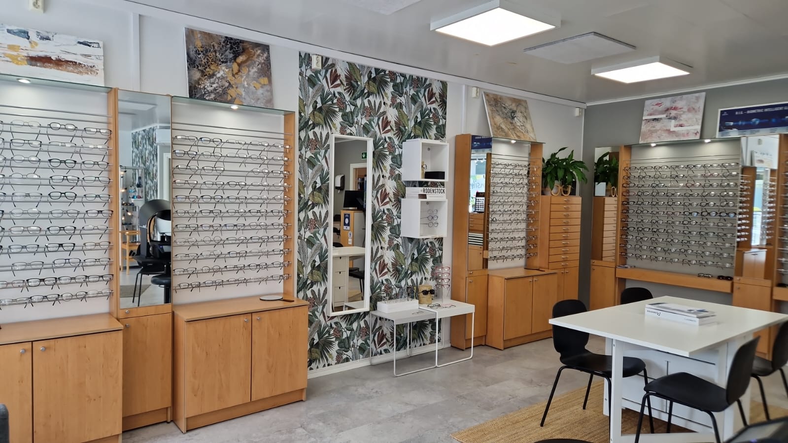 Optikkoliike Heinola sisätila